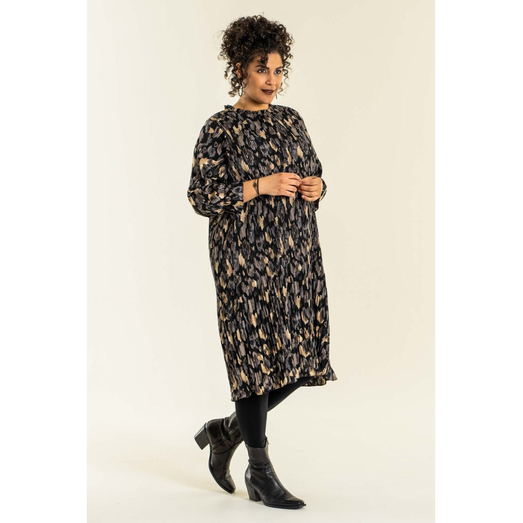 Studio Alvilda Dress Dress Black printed