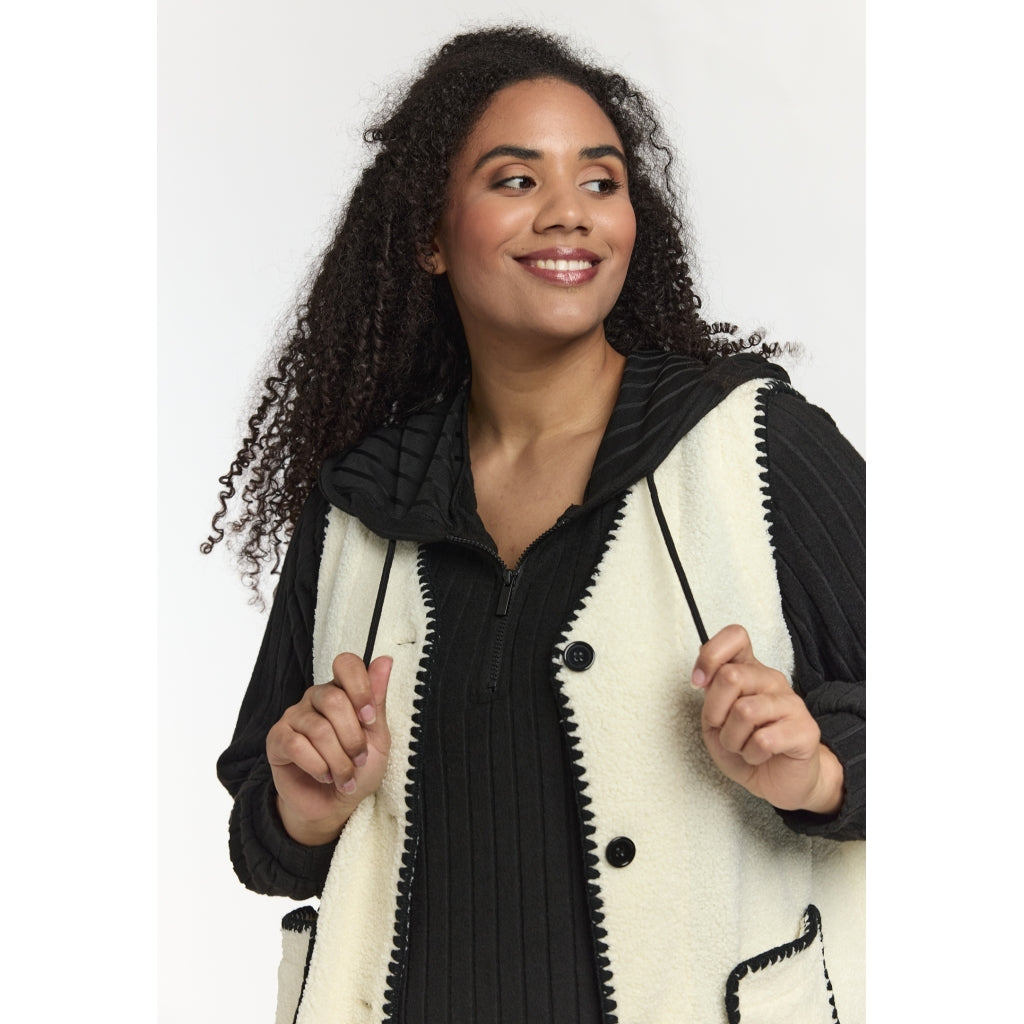 Studio SElina Vest Vest Off-white with black