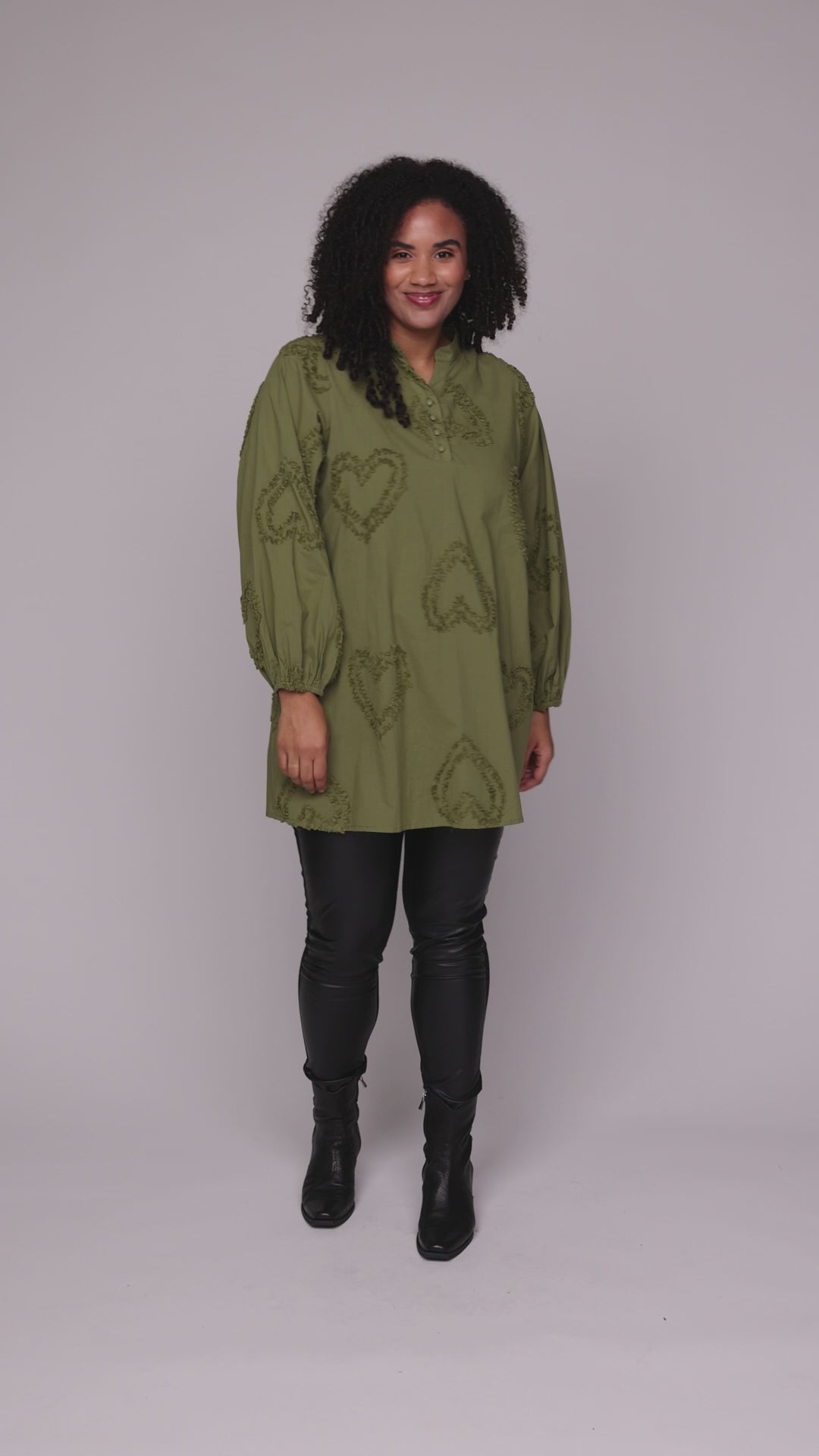 Studio SAria Tunic with hearts Tunic Green